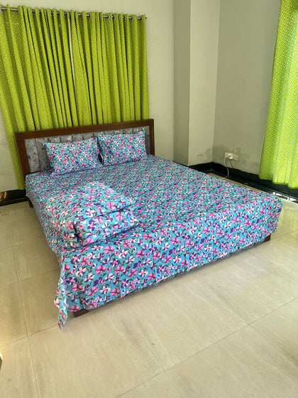 (25% Discount) Comforter + Bedsheet LBB-041